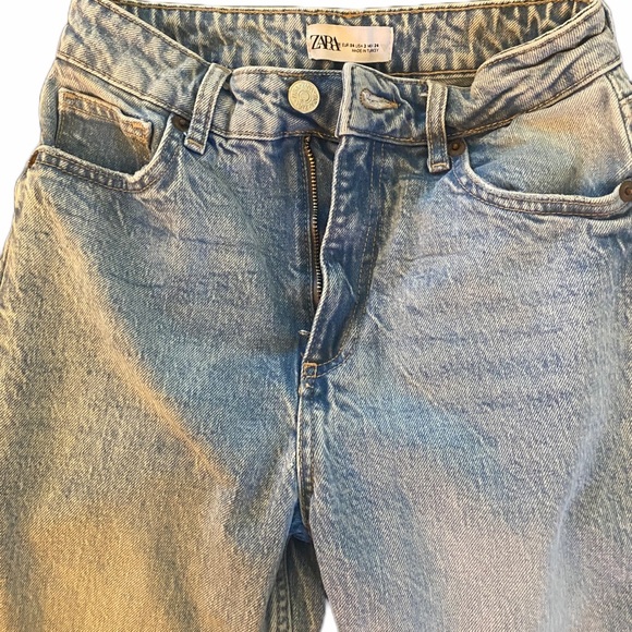 Zara Jeans Women’s size 2 Blue Straight Fit - Picture 2 of 5